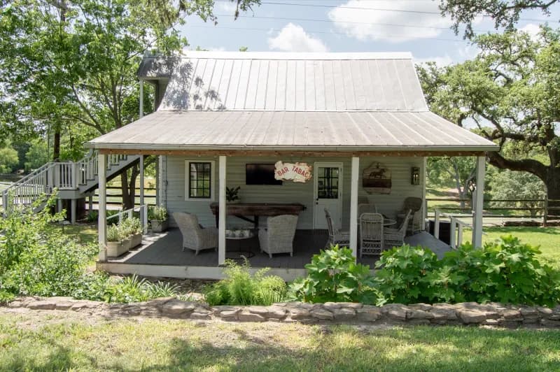 Segar House lounge at Round Top Inn